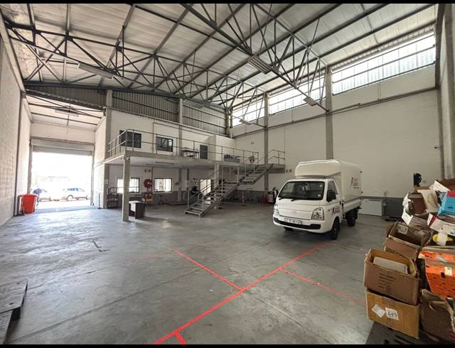 404M² WAREHOUSE TO LET IN AIRPORT INDUSTRIA